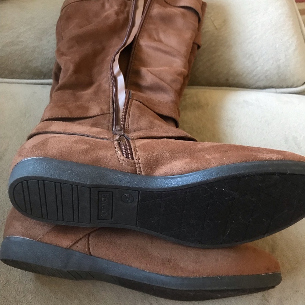 Women’s boots brand new never worn
